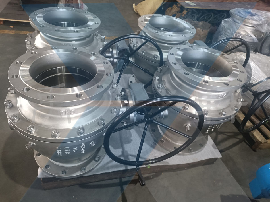 青海國達化工定製的Q347Y-16P-DN300不鏽鋼固定球閥整裝發貨(圖1) 青海國達化工定製的Q347Y-16P-DN300不鏽鋼固定球閥整裝發貨(圖1)